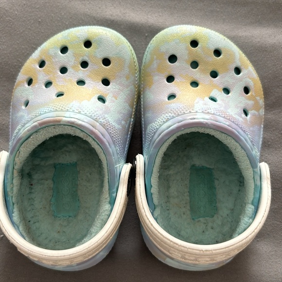 Toddler Crocs - Picture 3 of 4